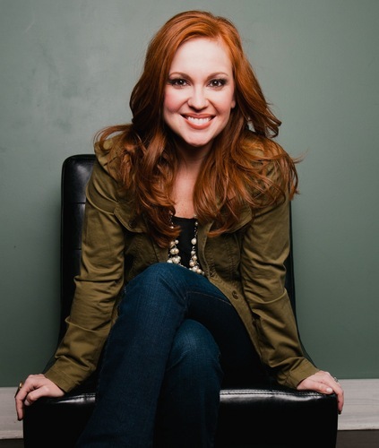 Image of Author Angie Smith